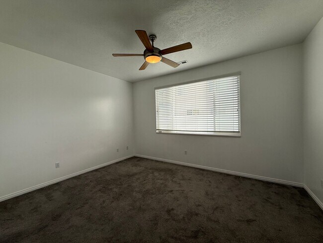 Building Photo - Updated 3-Bedroom Home in Woods Cross!