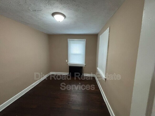 Building Photo - 1581 Madison Ave