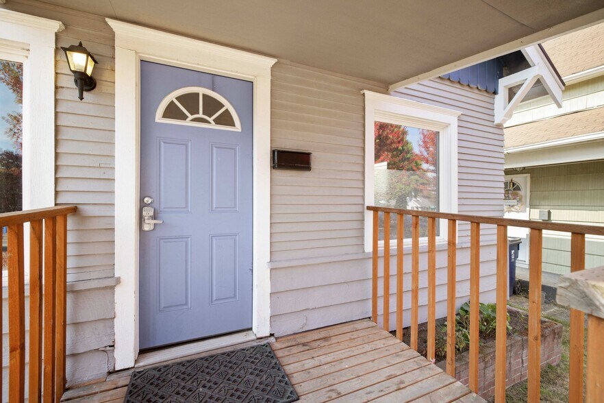 Building Photo - 4116 S Thompson Ave