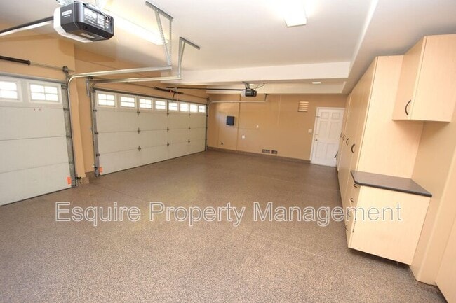 Building Photo - 1674 Bushgrove Ct
