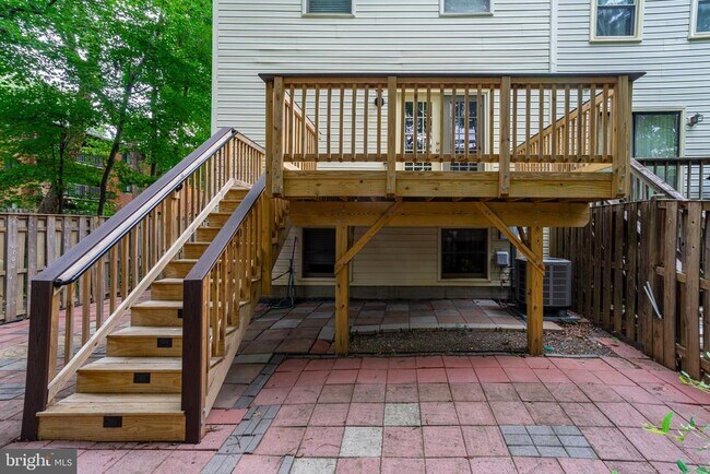 Building Photo - 3700 Roxbury Ln