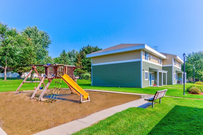 Building Photo - School Square Apartments and Townhomes