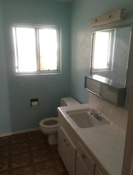 Building Photo - 25982 Tamarisk Dr