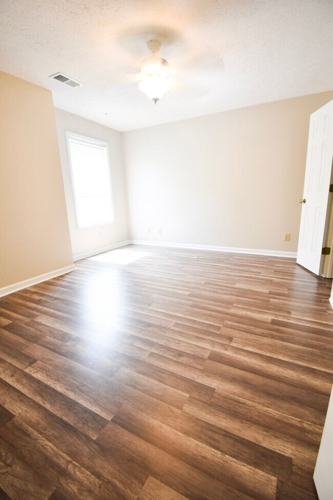 Building Photo - 2 Bedroom 2 Bathroom Apartment