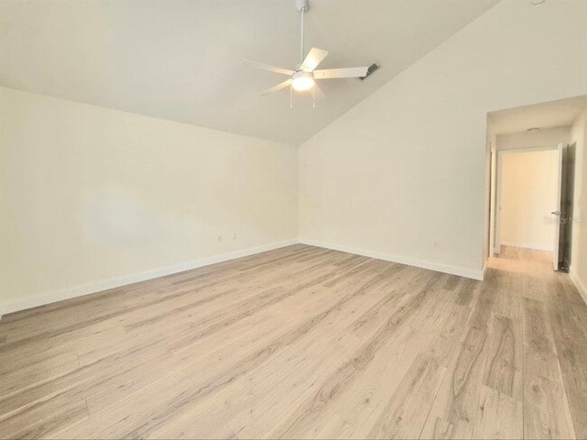 Building Photo - 2214 Green Oaks Ln