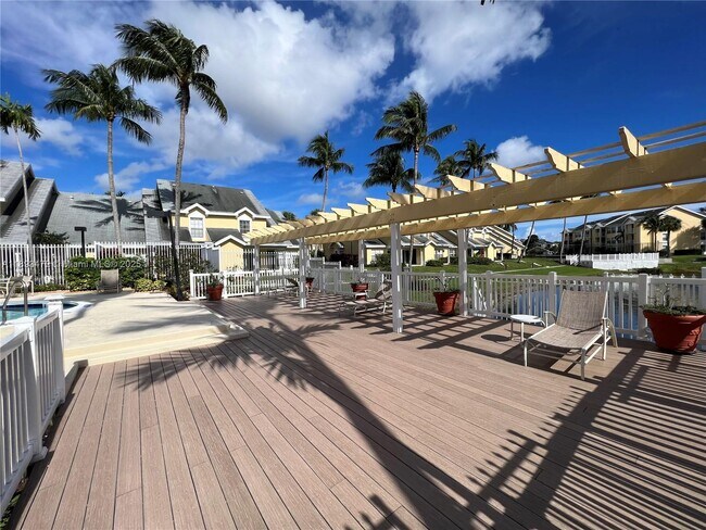 Building Photo - 6292 La Costa Dr