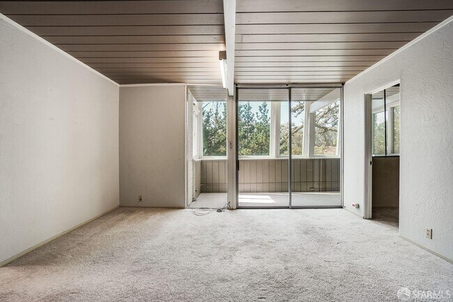 Building Photo - 172 Amber Dr