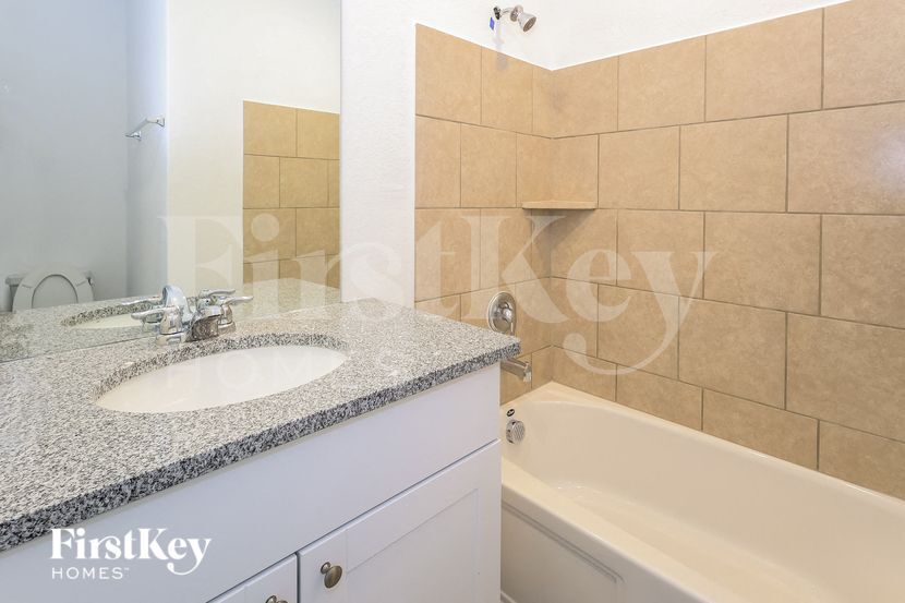 Building Photo - 6728 Beehive Dr