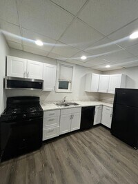 Building Photo - South Brooke 2