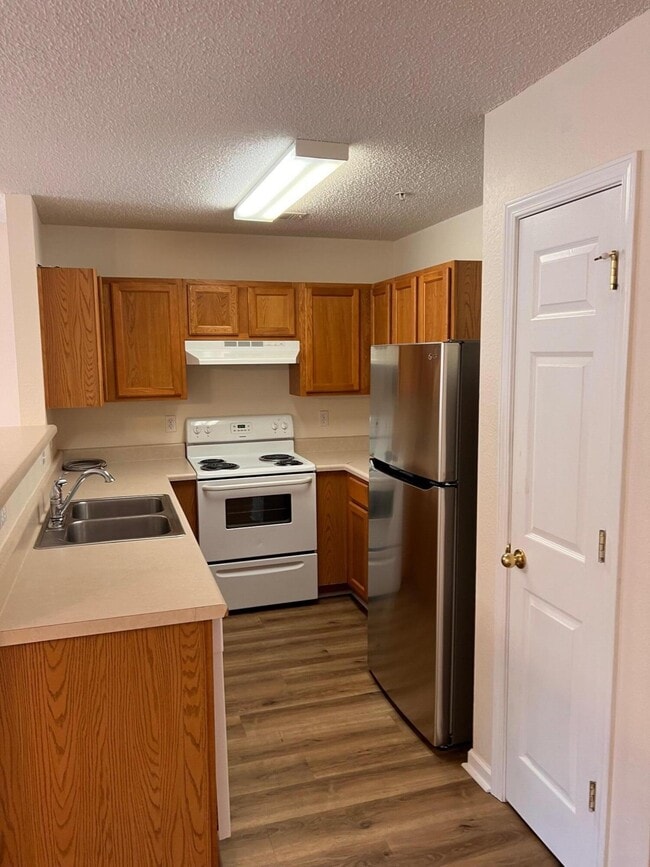 Building Photo - 240 Swaying Pine Ct