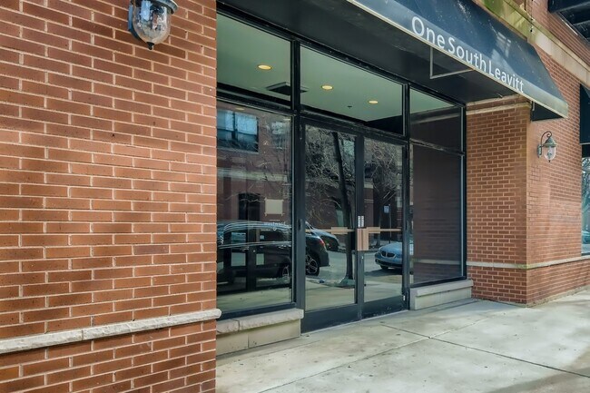 Building Photo - 1 S Leavitt St