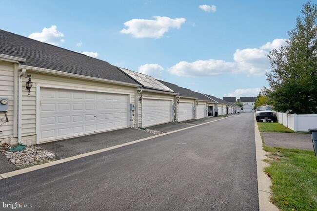 Building Photo - 22448 Bright Sky Dr