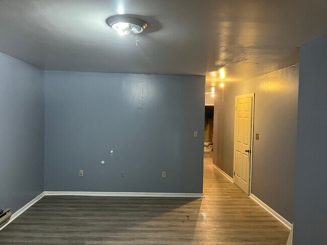 Building Photo - 521 McKean Ave