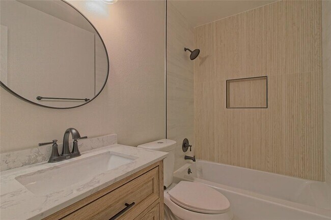 Building Photo - 3004 Whisper Oaks Ln