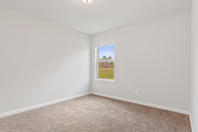 Building Photo - 772 Gold Finch Way