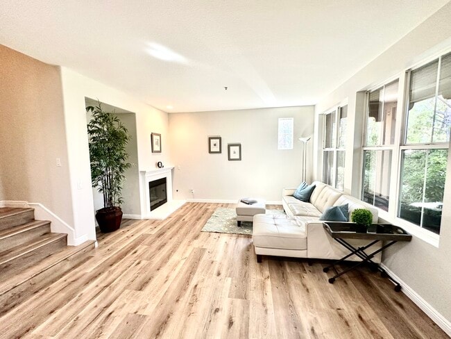 Building Photo - 37 Stepping Stone