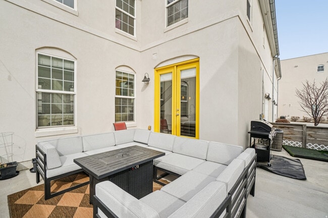 Building Photo - 5387 W Bowstring Way