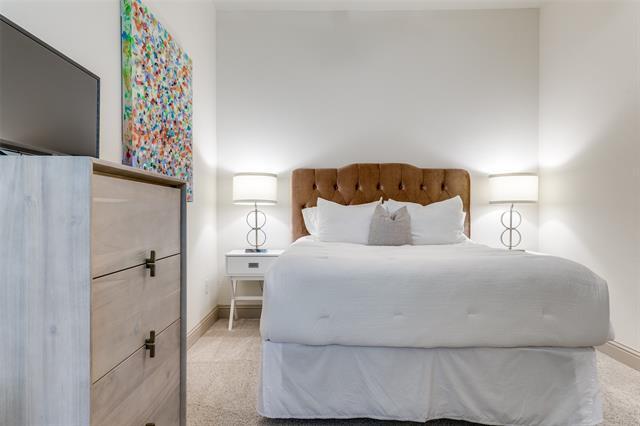 Building Photo - 3028 Carmel St