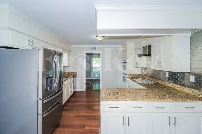 Building Photo - 2369 Penbrook Pl