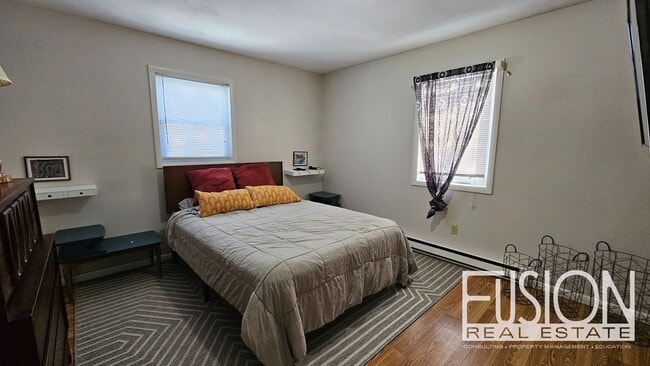 Building Photo - 140-142 Pine St