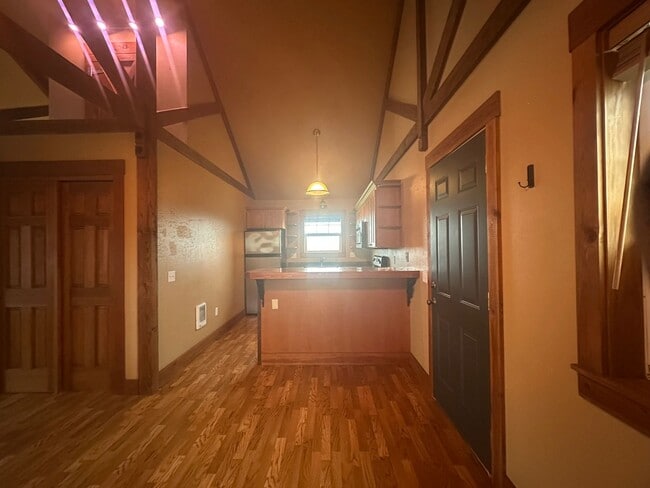 Building Photo - 4645 NE Elliott Cir