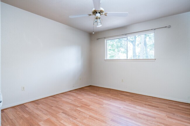 Building Photo - 8330 Silver Shadows Ln