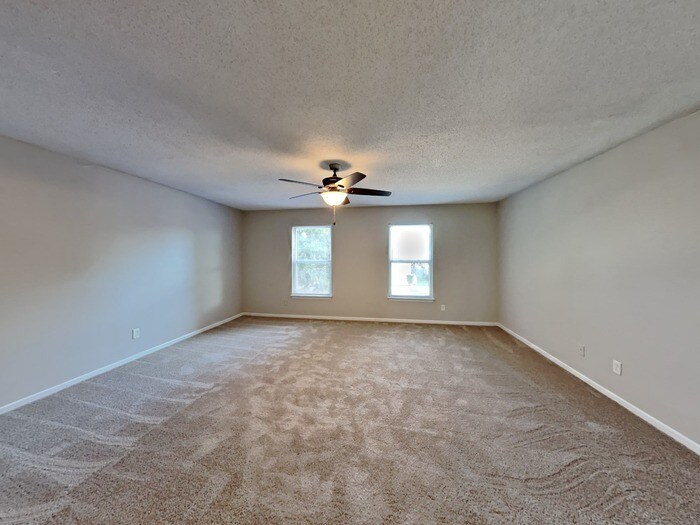 Building Photo - 9207 Wandflower Dr