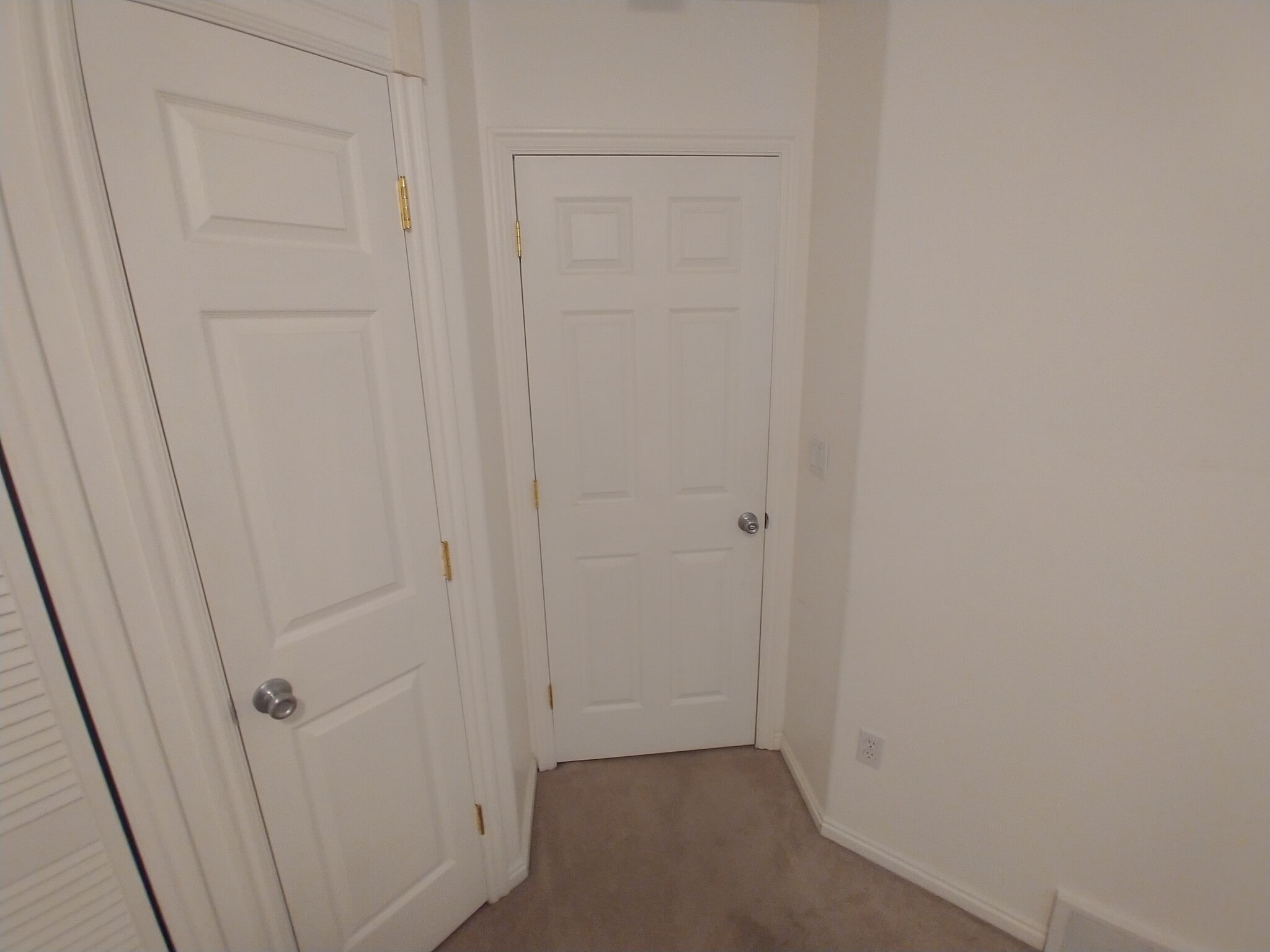 Building Photo - 936 Meadowbrook Dr