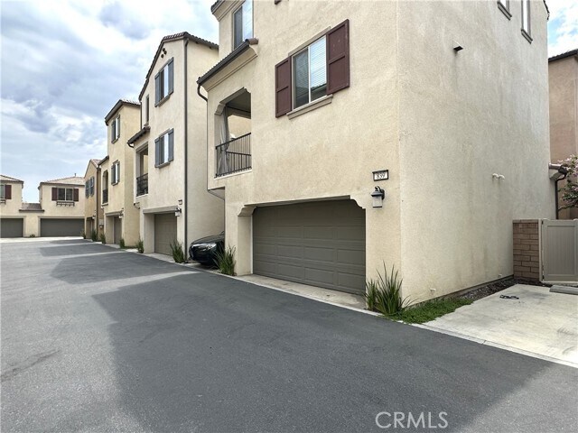 Building Photo - 839 Cranberry Way