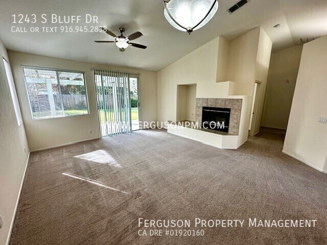 Building Photo - 1243 S Bluff Dr