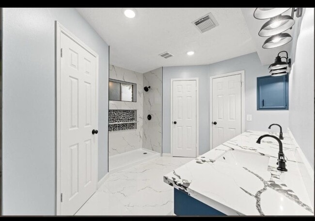 Building Photo - 11630 Sagemeadow Ln