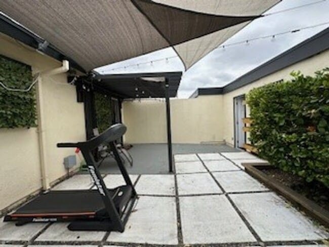 Building Photo - Remodeled One Story 2 Bed 1 Bath Condo in ...
