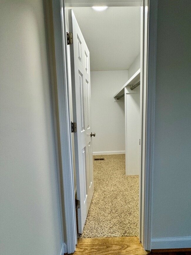 Building Photo - 513 N Elizabeth Ave