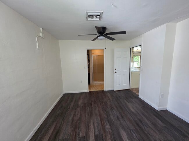 Building Photo - 7195 NW 9th Ct