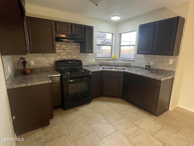 Building Photo - 1574 Rebecca Ann Dr