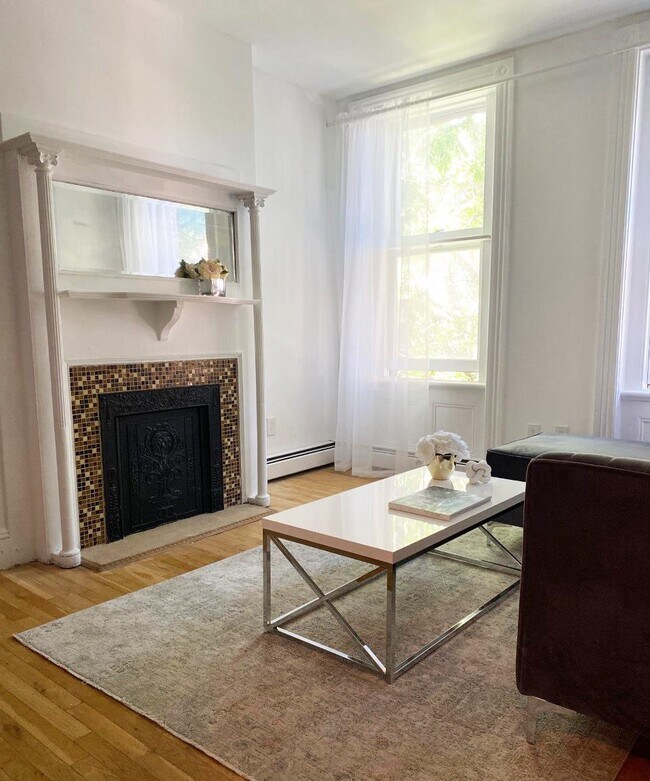 Building Photo - 97 Bright St