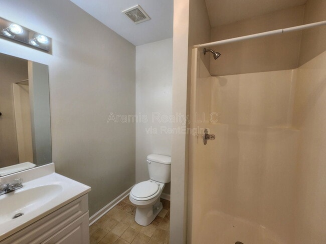 Building Photo - 3239 Osborne Rd NE