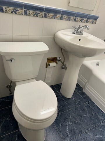 Building Photo - 112 Pinckney St