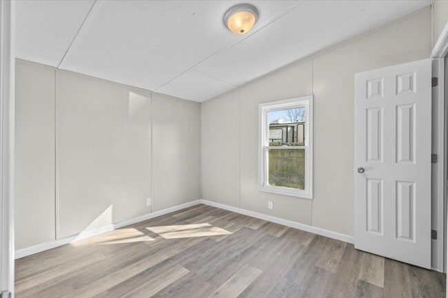 Building Photo - 217 Wesley Dr