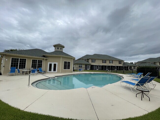 Building Photo - Luxurious 3-Bedroom Condo in Panama City, FL with Spacious Layout and Modern Amenities!