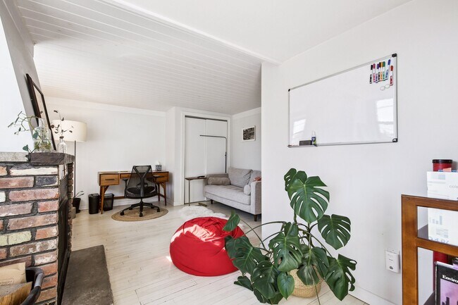 Building Photo - 464-470 Central Ave