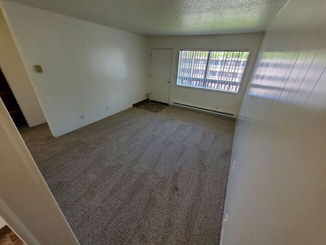 Building Photo - 550 SW Levens St