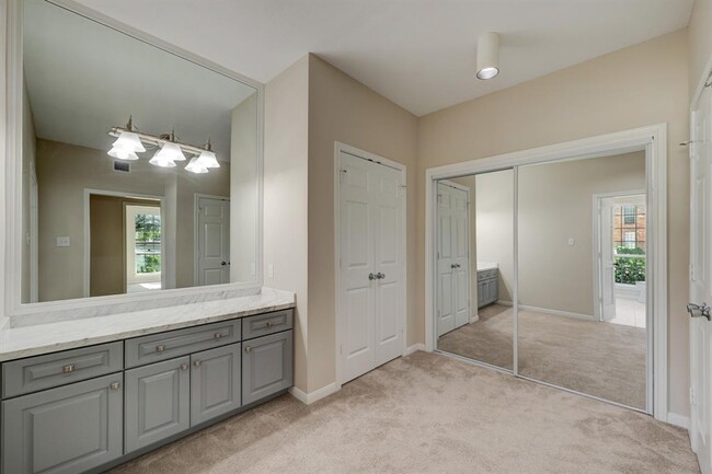 Building Photo - 2400 N Braeswood Blvd