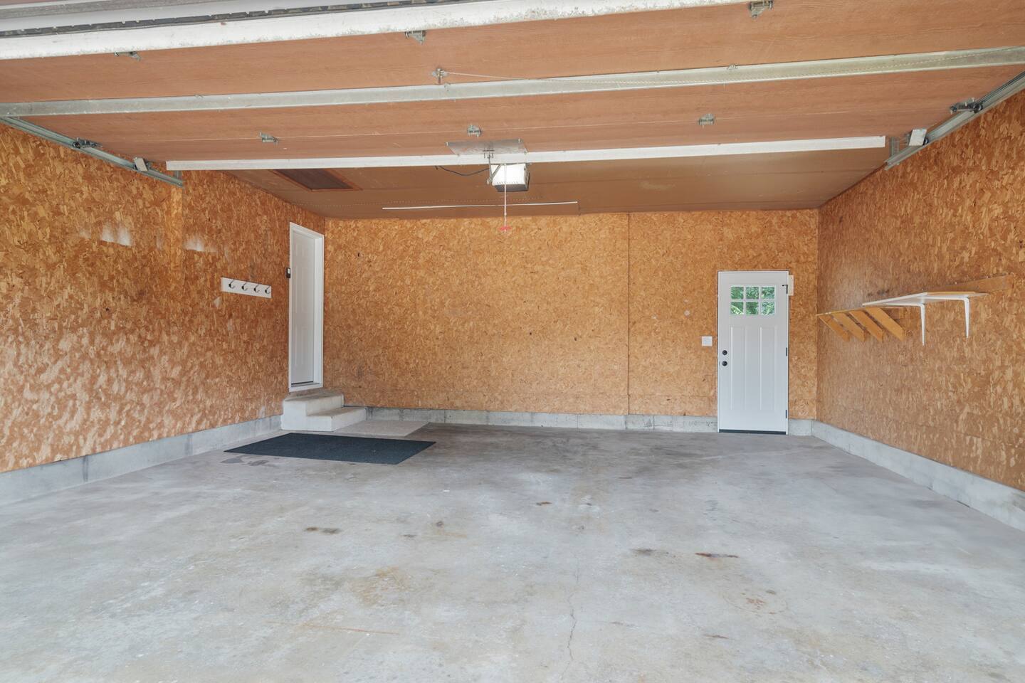 Building Photo - 2596 Parkwood Dr