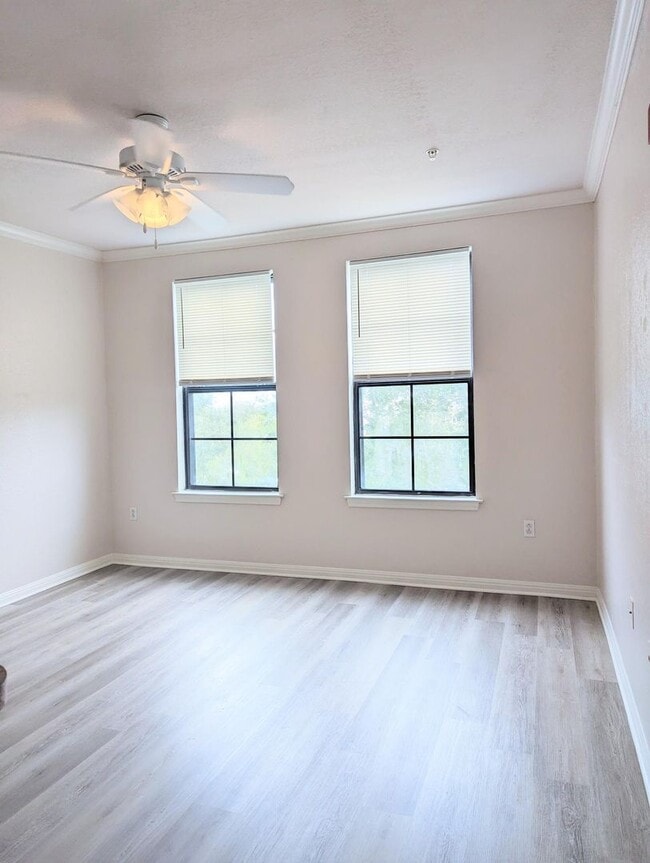 Primary Photo - Updated 1x1 562 square feet