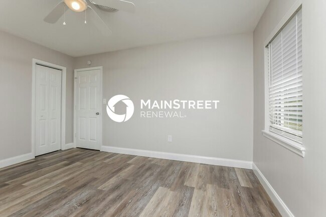 Building Photo - 3 Bedroom Pet-Friendly Home in Mount Dora, FL with Main Street Renewal