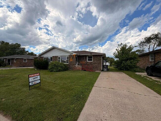 Primary Photo - 5588 Tulip Ave