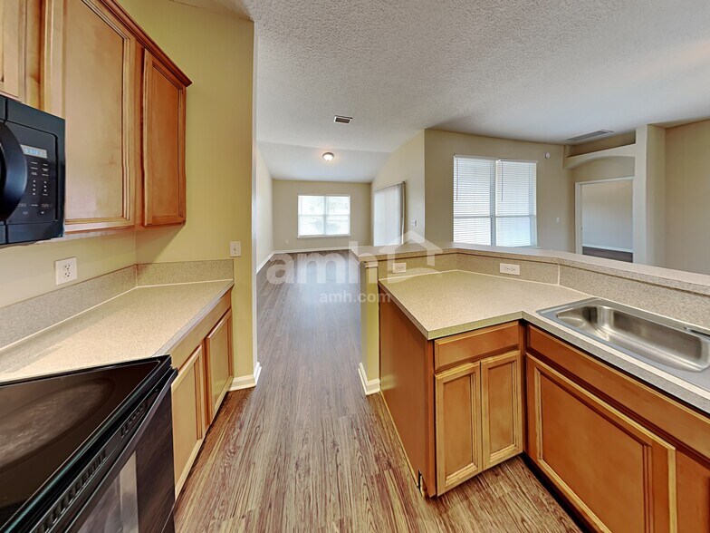 Building Photo - 14240 Sea Eagle Dr