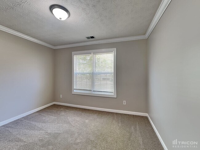 Building Photo - 802 Plantation Court Loganville GA