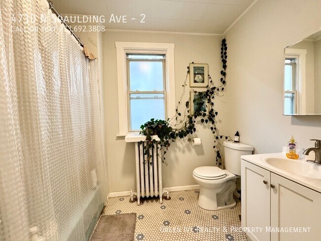 Building Photo - 4710 N Spaulding Ave